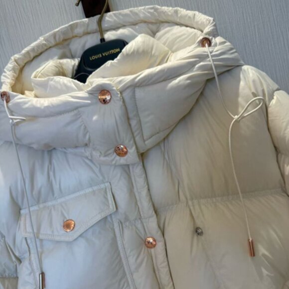 Moncler white hooded down jacket, brand new and unused - Picture 4 of 6